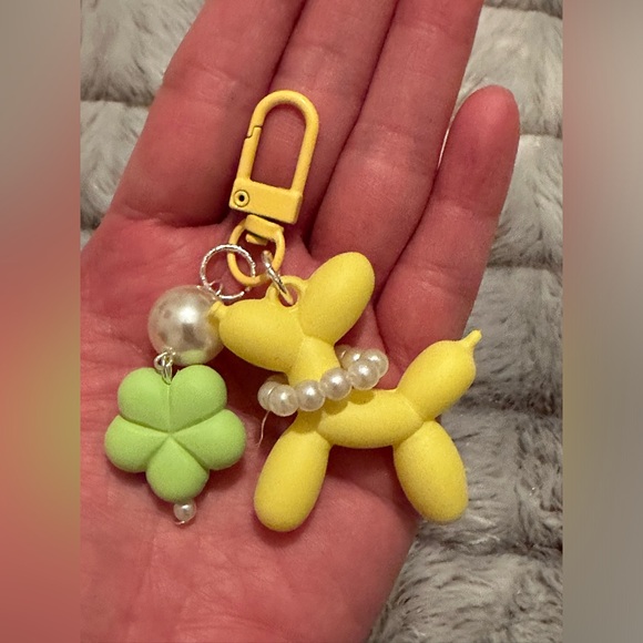 Flower Balloon Dog Acrylic Keychain - Picture 3 of 6